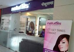 Naturals Family Salon & Spa Mahagun Metro Mall, Sector 3, Vaishali, Ghaziabad