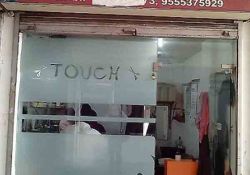 Harsh Seizer Touch Men's Parlours